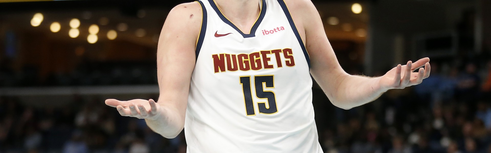 体育APP-神兽数据！约基奇多次单场砍下35+10+10+5断 历史唯一