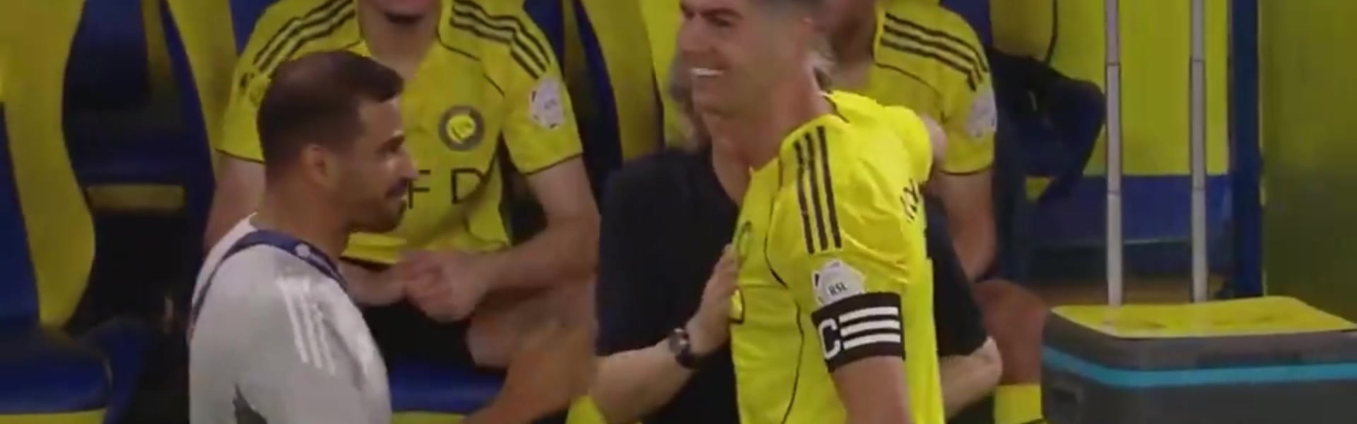 开云官网-双响被换下！胜利主帅：C罗本可戴帽 但他以团队为重选择下场休息